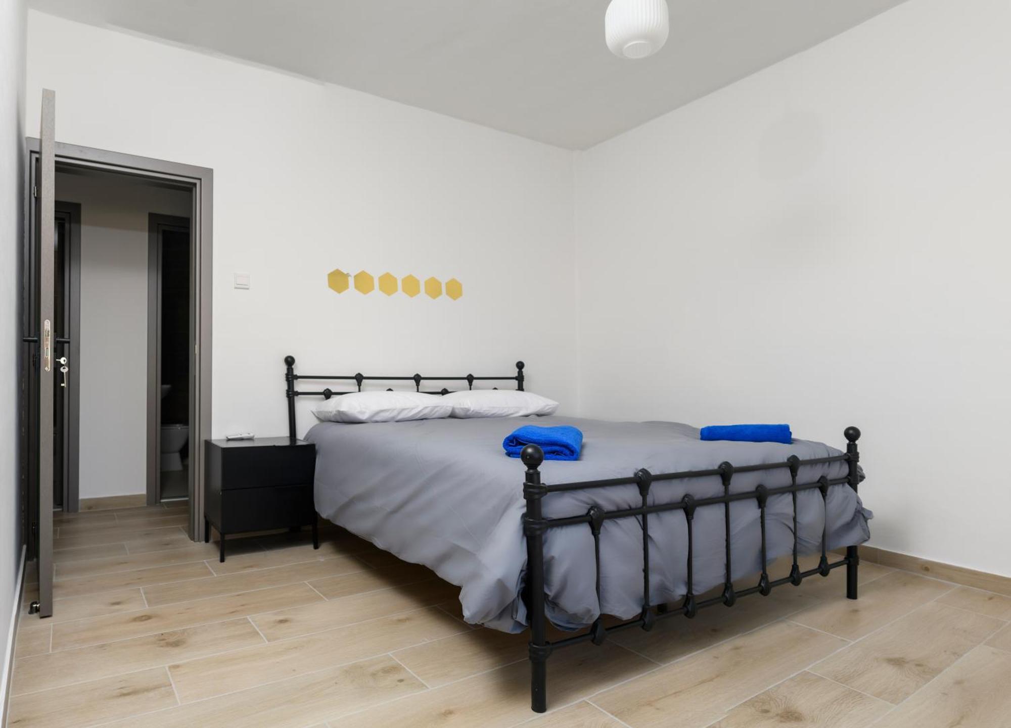 Ollies 3 Bedroom Apartment Larnaca Dış mekan fotoğraf