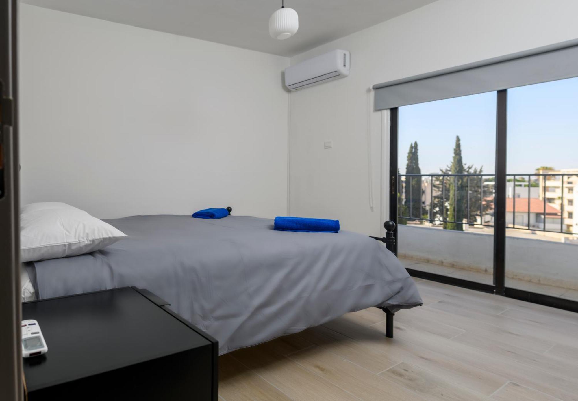 Ollies 3 Bedroom Apartment Larnaca Dış mekan fotoğraf