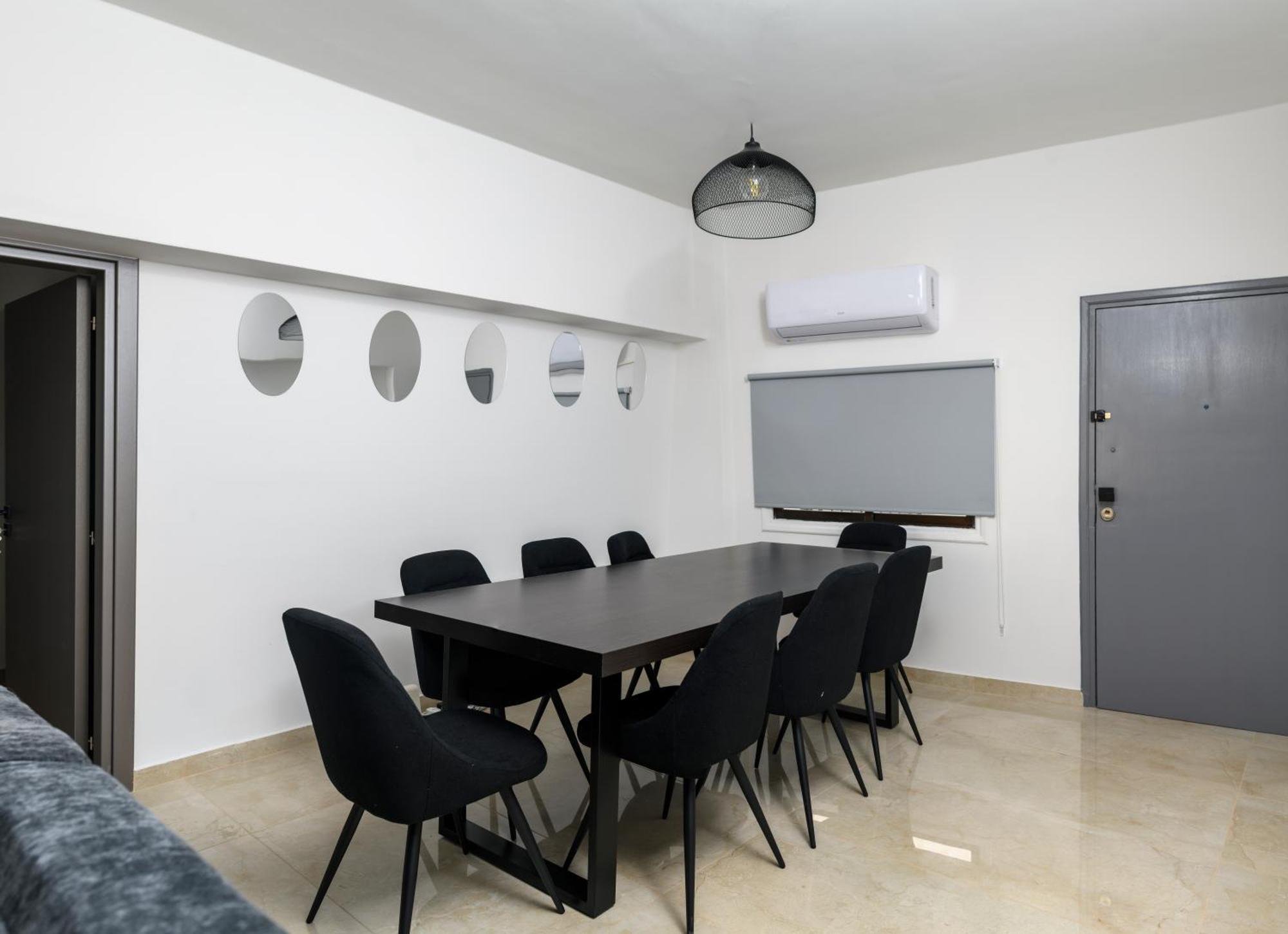 Ollies 3 Bedroom Apartment Larnaca Dış mekan fotoğraf